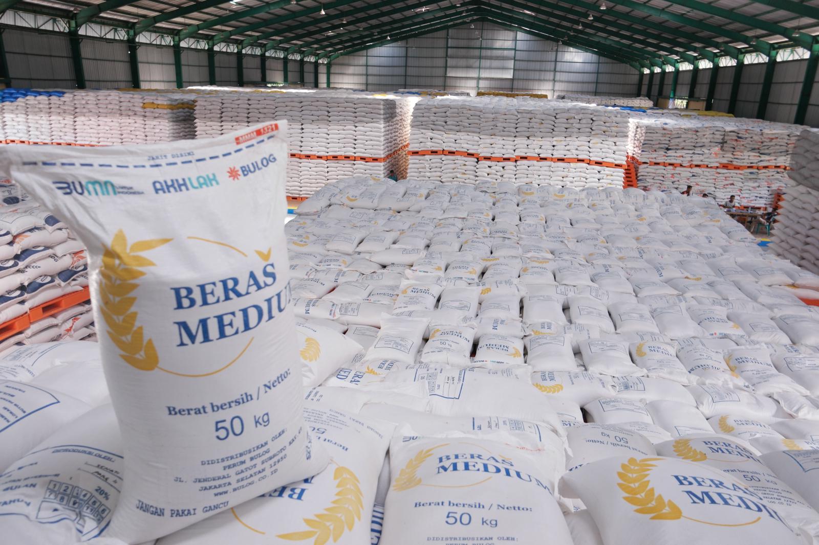 Stok Beras di Aceh Capai 118 Ribu Ton untuk 14 Bulan, Bulog: Nggak Perlu Impor