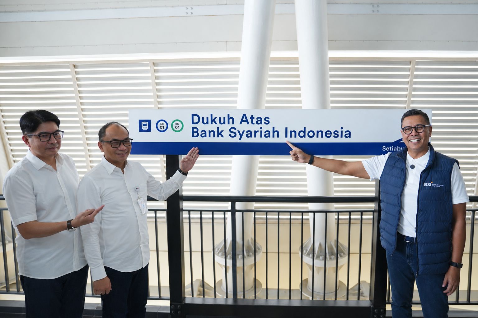 Perkuat Sinergi BUMN, BSI dan KAI Stasiun LRT Dukuh Atas Resmi menjadi Dukuh Atas Bank Syariah Indonesia