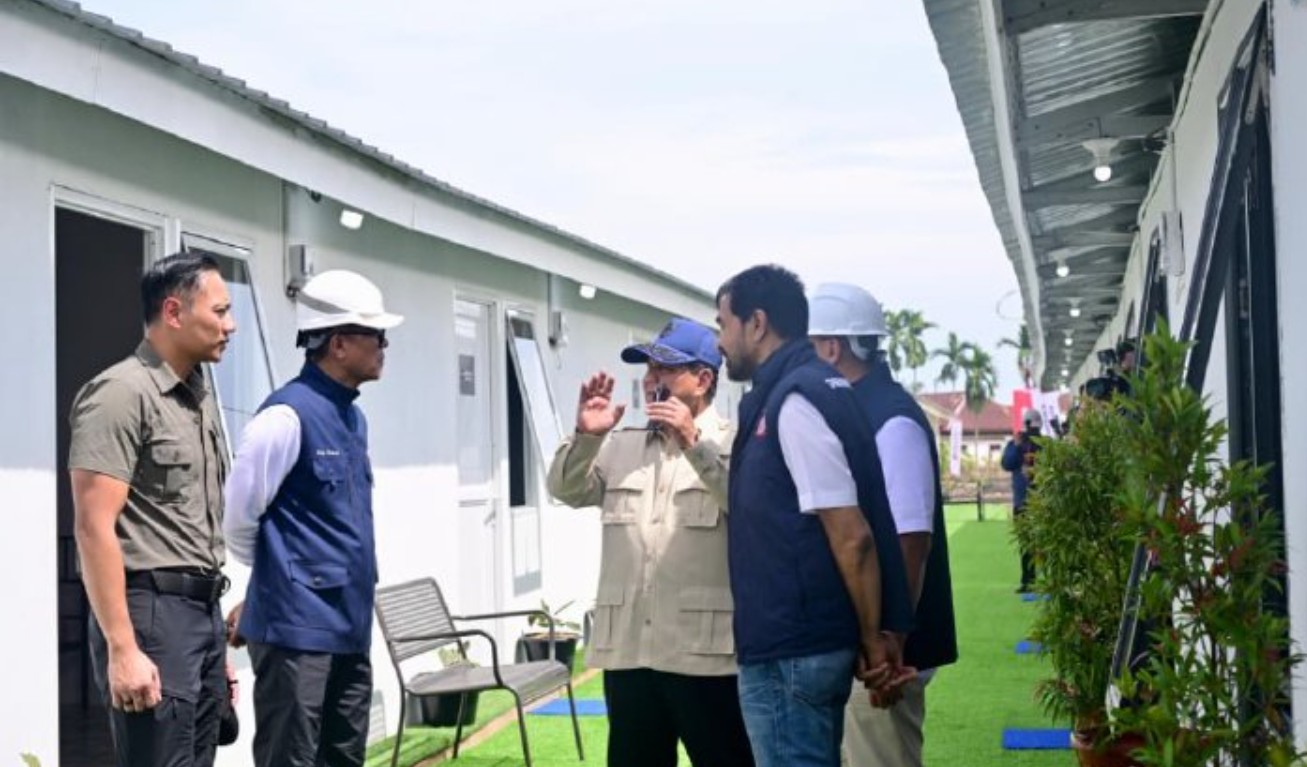 Mualem Dampingi Prabowo Tinjau Hunian Sementara di Aceh Tamiang, Ini Instruksi Presiden!
