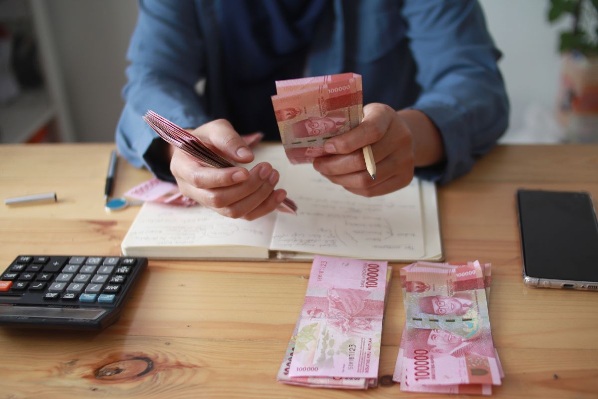 Baru Mulai Atur Keuangan? Ini Tips Dasar Mengelola Uang agar Lebih Terkontrol