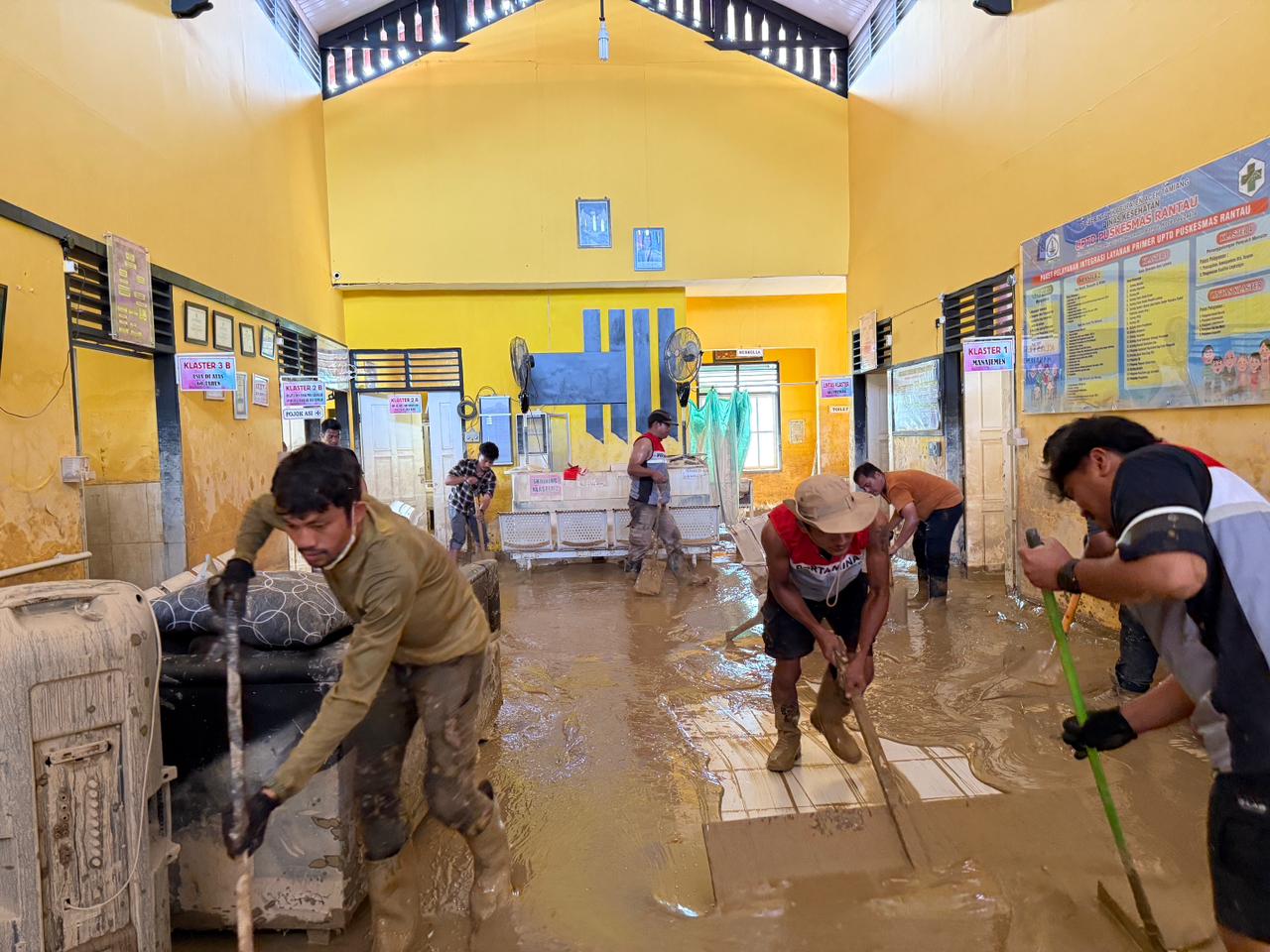Upaya Pertamina Bersihkan Puskesmas Rantau, Pulihkan Layanan Kesehatan Masyarakat Aceh Tamiang