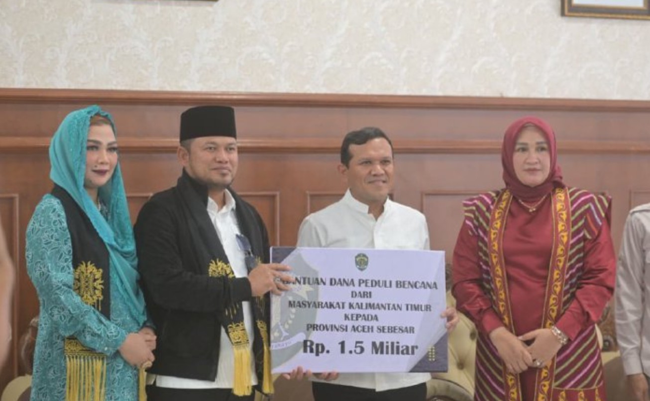 Wagub Aceh Terima Bantuan Bencana Rp1,5 Miliar dari Gubenur Kaltim