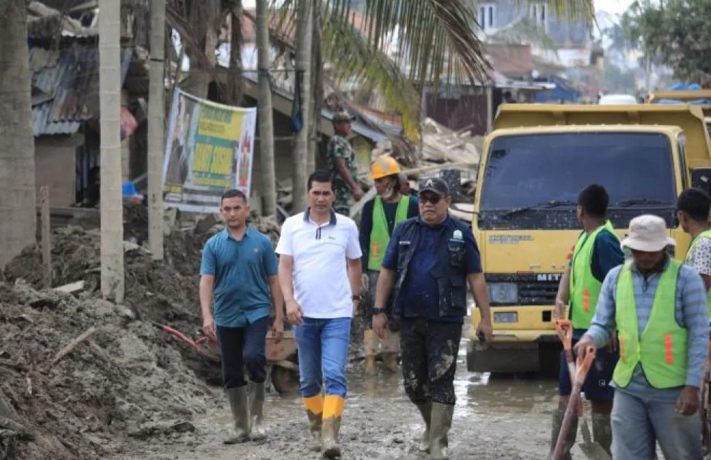5 Alat Berat dan 4.000 Relawan ASN Diterjunkan Bersih-bersih Fasilitas Sekolah