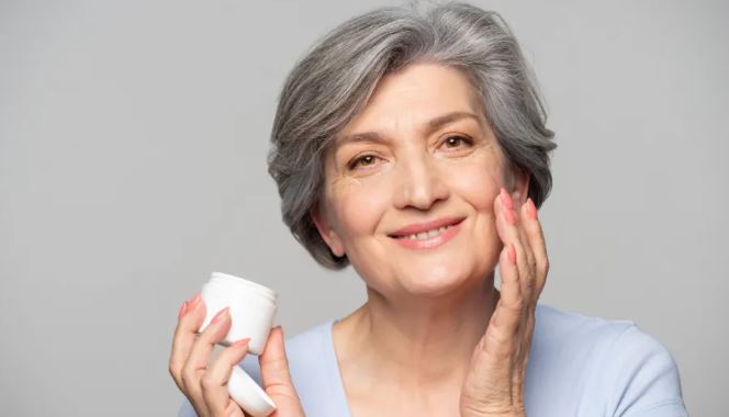 Kecantikan : Kesehatan Kulit di Usia Senja, Rahasia Tampil Sehat dan Awet Muda