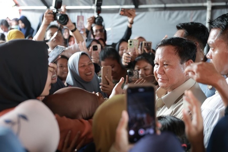 Di Hadapan Korban Bencana Sumatera, Prabowo Janjikan Percepatan Infrastruktur