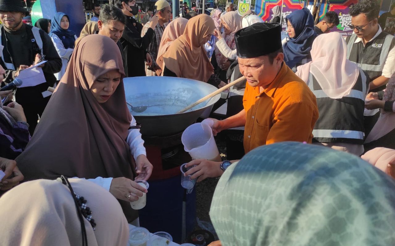 Pekan Raya Ramadhan di Banda Aceh Ramai Pengunjung, Kanji Pidie Jadi Favorit Buka Puasa