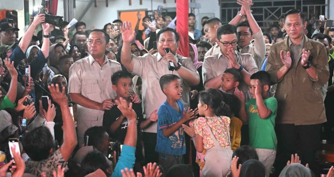 Kala Presiden Prabowo Rayakan Malam Tahun Baru di Lokasi Bencana