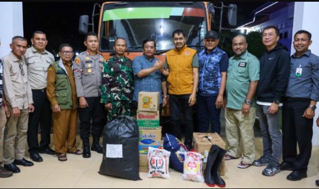 Dipantau dari Udara, Mualem Pastikan Tanggap Darurat Bencana Efektif di Aceh Tamiang dan Singkil