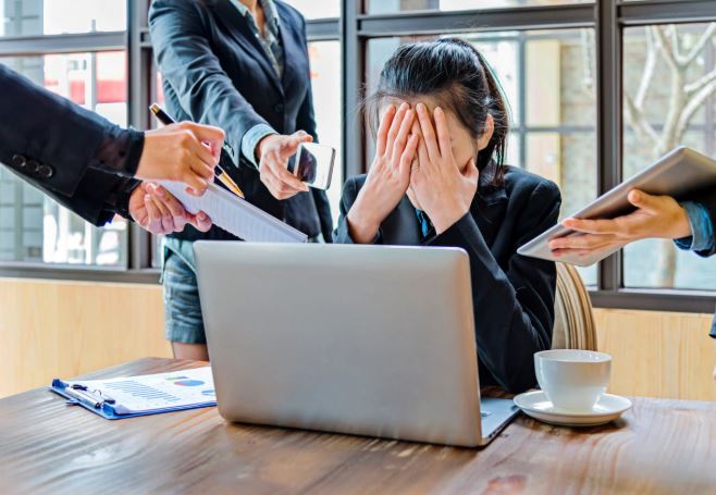 Cara Sederhana Mengatasi Tekanan Kerja Tanpa Kehilangan Fokus