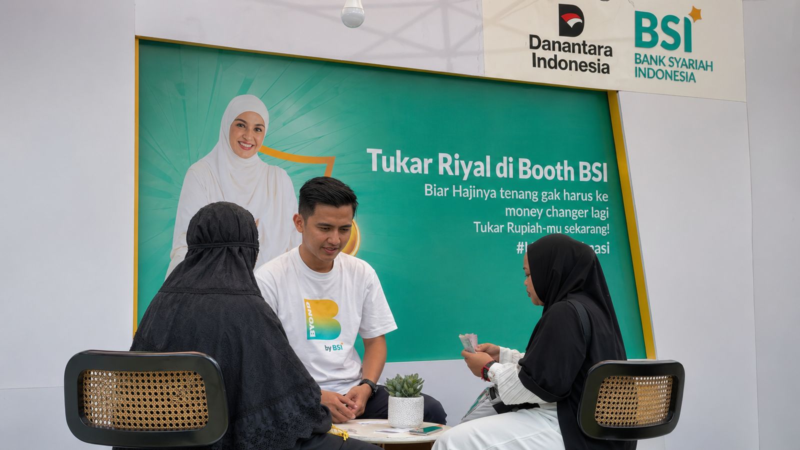 Jelang Musim Haji, Transaksi Penukaran Riyal di BSI Naik 76% 