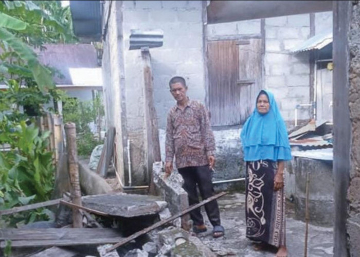 Rumah-rumah Warga Rusak-Ambruk Dampak Gempa di Aceh Barat Daya