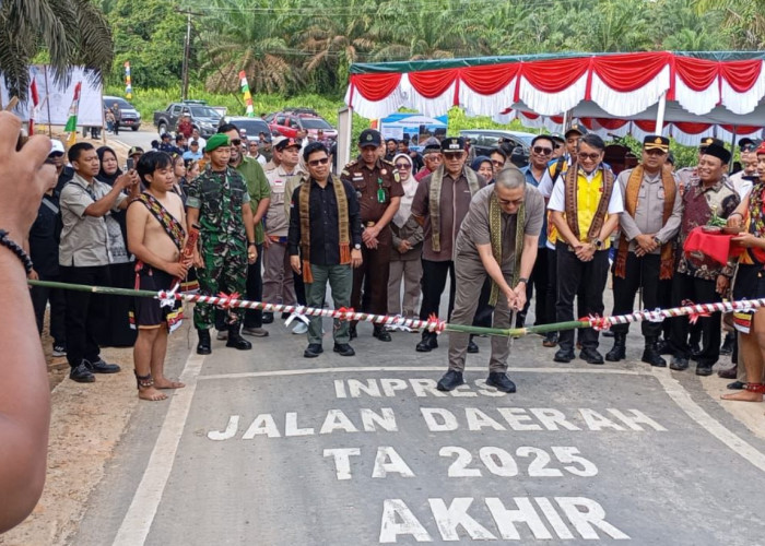 Tuai Keharuan, Jalan Sapah-Sepadak Kini Mulus Usai 38 Tahuan Penantian