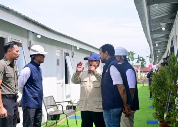 Mualem Dampingi Prabowo Tinjau Hunian Sementara di Aceh Tamiang, Ini Instruksi Presiden!