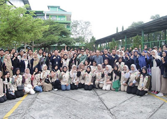Rektor Universitas Malahayati, Dr. Muhammad Kadafi Lepas 1.420 Mahasiswa KKL-PPM 2025 ke Tanggamus