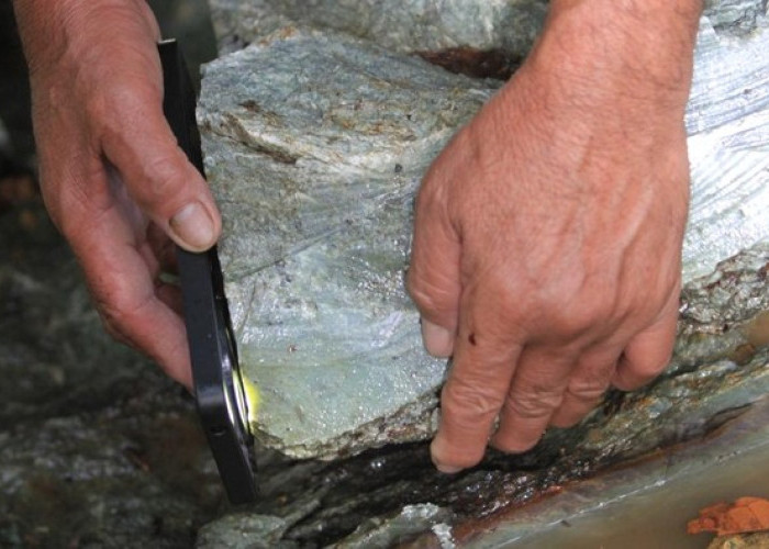 Warga Temukan Batu Giok Berkualitas di Aceh, Picu Antusiasme dan Harapan Baru bagi Penambang Lokal