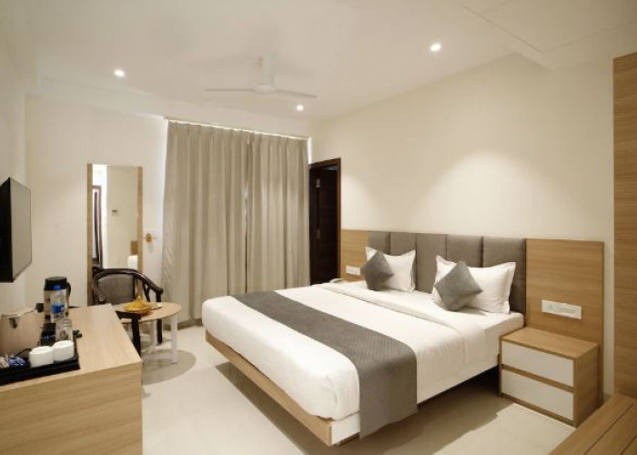 Fakta yang Jarang Diketahui: Mengapa Kamar Hotel Tidak Pernah Punya Jam Dinding dan Bantal Guling?