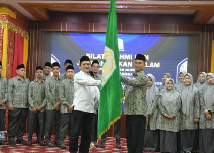 Wagub Lepas Kafilah Aceh Bertanding ke STQH Nasional, Optimis Bisa Raih Juara