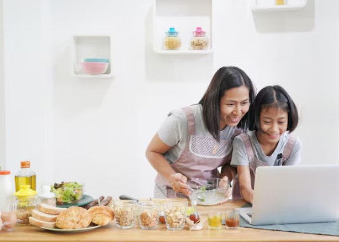 Ibu Rumah Tangga, Ini 5 Bisnis Online Modal Receh, Untungnya Bisa Buat Liburan!