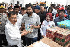 Jusuf Kalla dan Mualem Serah Terima Bantuan Kemanusiaan dari PMI di Aceh Utara
