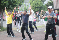 Intip Keseruan Dirut BPJS Kesehatan dan Dahlan Iskan Senam Bareng